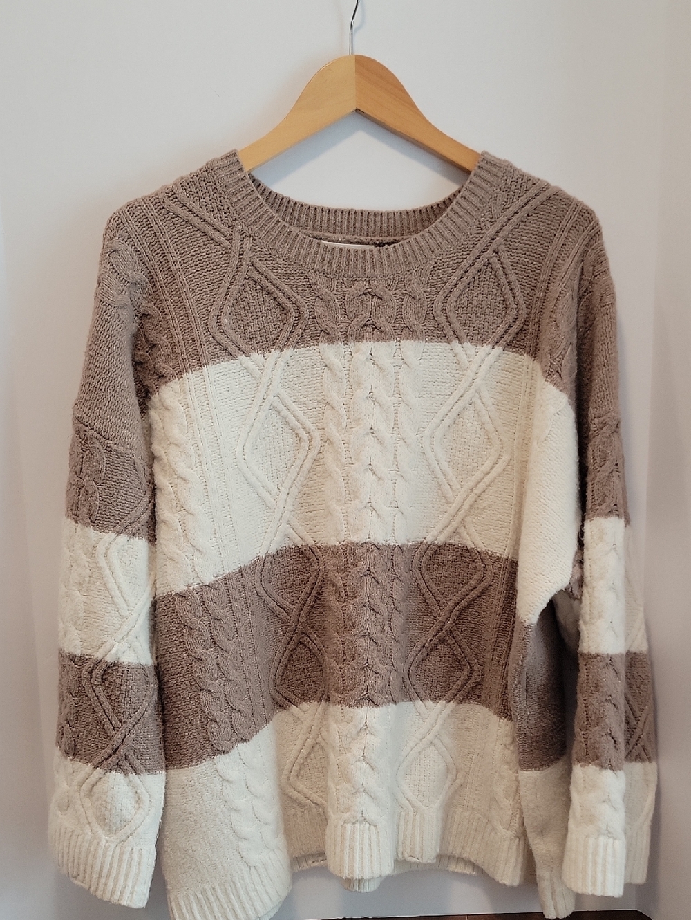 Olive + Oak Cable Knit Colorblock Sweater Plus Size 3X White and Tan Distressed